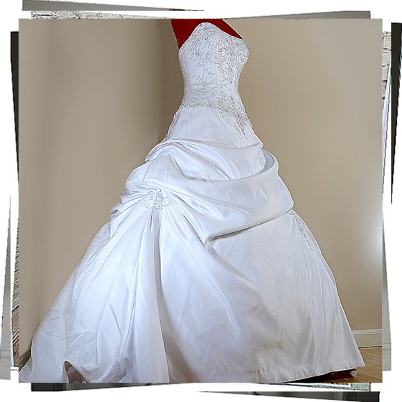 NWOT: Strapless White Satin Victorian Inspired Wedding Gown w/ Crystal & Beading - Picture 4 of 10
